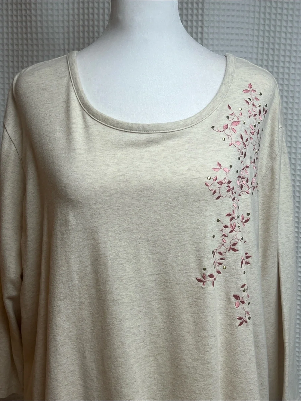 Denim&Co-2X Embroidered Cream Women's Scoop Neck Top with Pink Leaf Detail